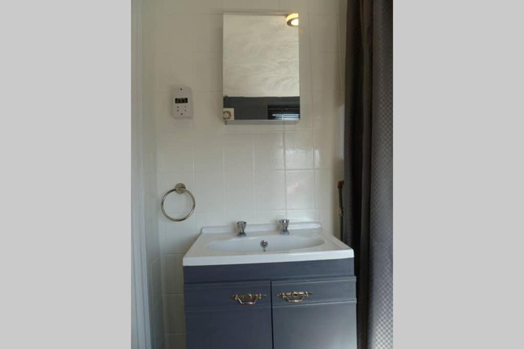 Cosy And Peaceful Maisonette With Terrace, คิดเดอร์มินสเตอร์ ภายนอก รูปภาพ
